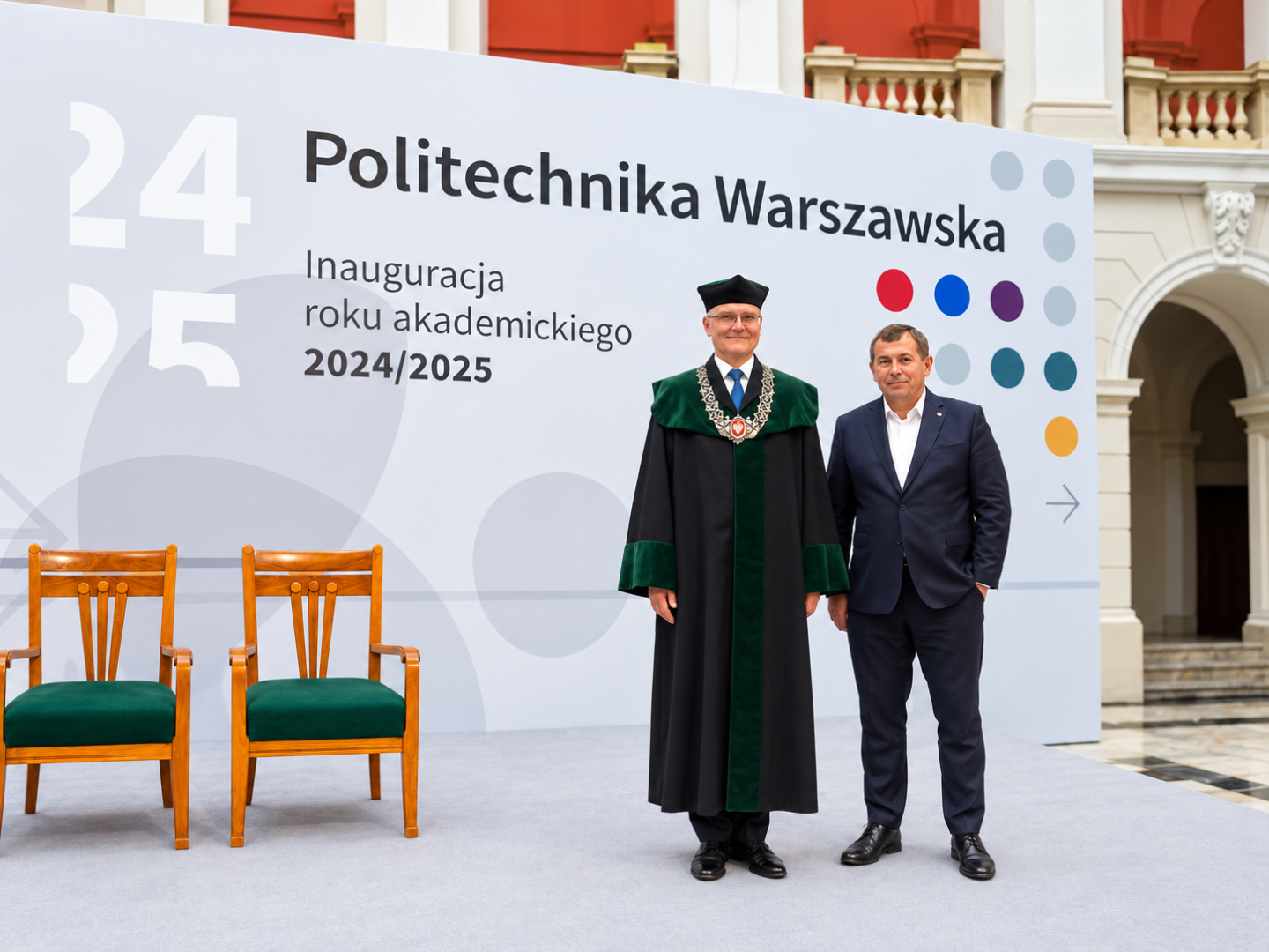 Jarosław Szostakowski z prof. Andrzejem Dzielińskim podczas inauguracji roku akademickiego 2024/2025 na Politechnice Warszawskiej